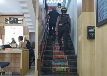 KPK Geledah Kantor Dinas Pendidikan Kota Semarang Dari Pagi Hingga Jelang Sholat Jumat