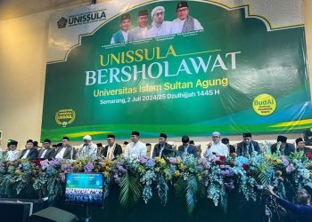 Sudaryono Disapa Menantu Habib Luthfi Saat Hadiri Acara Sholawat Akbar di Semarang – Warga Berita