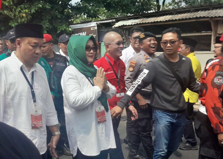 Diprediksi Lawan Kotak Kosong, Sadewo-Lintarti Daftar ke KPU Dikawal 12 Ketum Parpol 1 Diprediksi Lawan Kotak Kosong, Sadewo-Lintarti Daftar ke KPU Dikawal 12 Ketum Parpol
