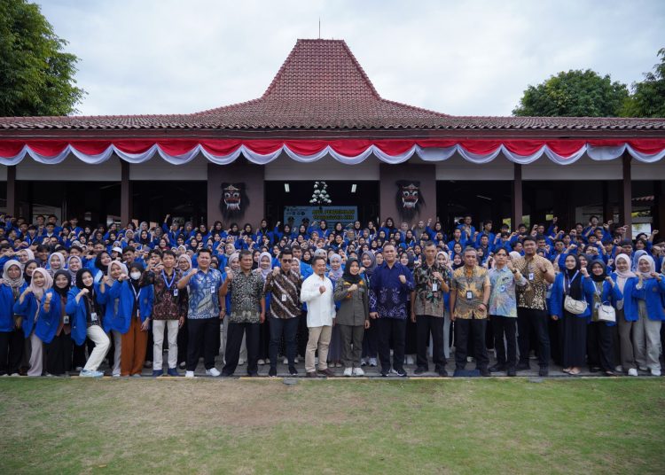 Universitas Muhammadiyah Purwokerto Lepas 297 Mahasiswa KKN di Kebumen
