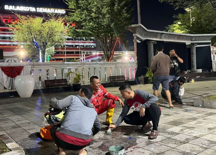 Pemkot Semarang Gerak Cepat Perbaiki Fasilitas Umum di Balaikota Pasca-Demonstrasi 1 Pemkot Semarang Gerak Cepat Perbaiki Fasilitas Umum di Balaikota Pasca-Demonstrasi