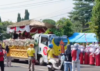 pawai mobil hias