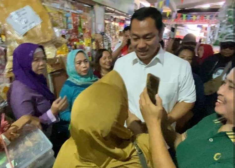 Kampanye Hari Pertama, Hendi Serap Aspirasi di Pasar Peterongan Semarang