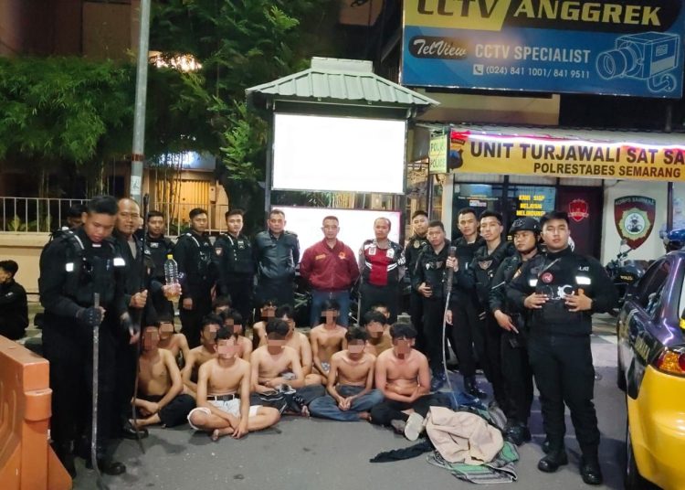 Polrestabes Semarang Gagalkan Aksi Tawuran: 20 Remaja Ditangkap, Senjata Tajam Disita