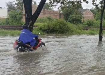 Pemerintah Kota Semarang Tambah Dua Mobil Pompa Darurat untuk Atasi Banjir di Genuk 7 Pemerintah Kota Semarang Tambah Dua Mobil Pompa Darurat untuk Atasi Banjir di Genuk
