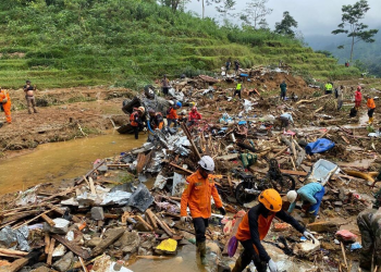 Hari Keempat Korban Meninggal Akibat Longsor Pekalongan Sebanyak 24 Orang 4 Hari Keempat Korban Meninggal Akibat Longsor Pekalongan Sebanyak 24 Orang