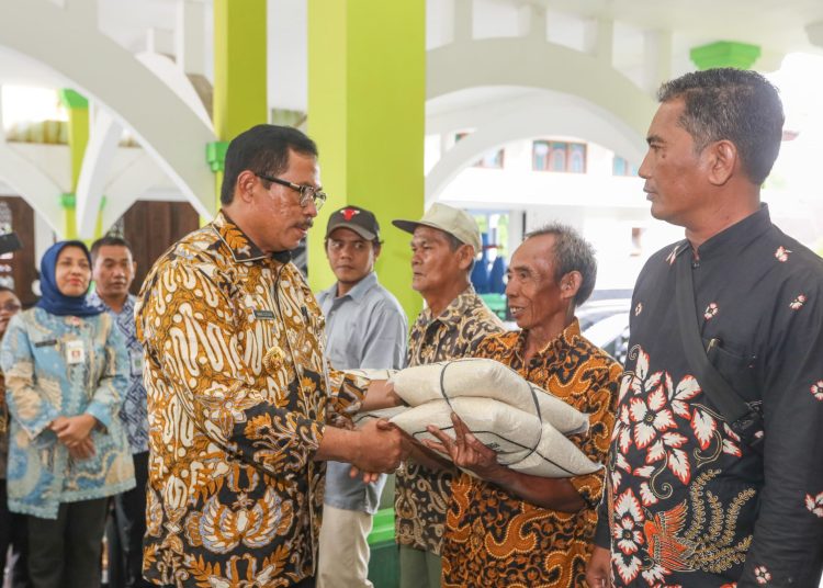 Pemprov Jateng Salurkan Bantuan Rp230 Juta untuk Korban Bencana di Pemalang