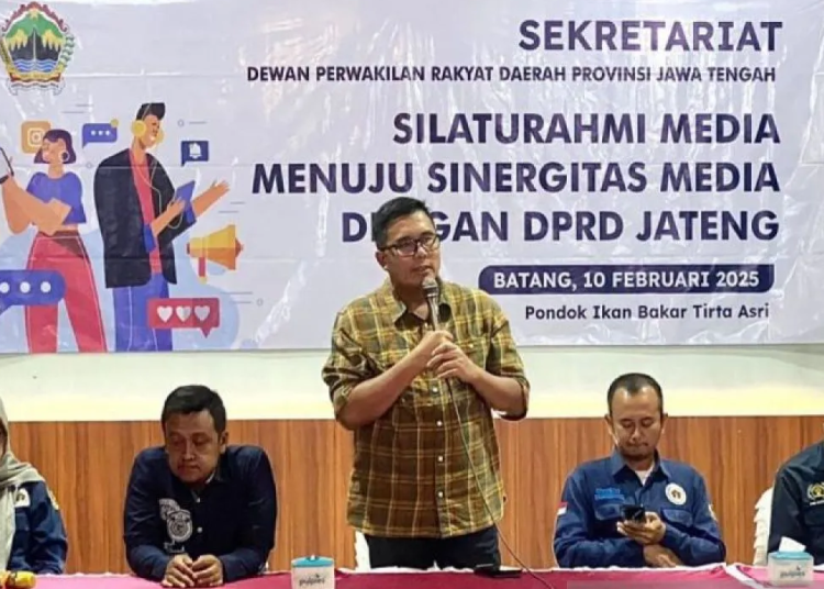 Wakil Ketua DPRD Jateng Mendesak Kementerian PU Segera Melakukan Perbaikan Jalan Pantura