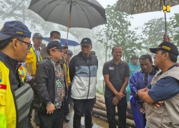Menteri PU Akan Percepat Penanganan Bencana Longsor dan Banjir di Pekalongan 3 Menteri PU Akan Percepat Penanganan Bencana Longsor dan Banjir di Pekalongan