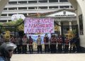 Mahasiswa Semarang Demo Tolak Pemangkasan APBN 2025 11 Mahasiswa Semarang Demo Tolak Pemangkasan APBN 2025