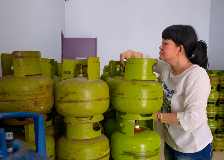 Temukan Gas Melon kurang dari 3 kg, Menteri ESDM Bahlil Lahadalia Akan Wajibkan Timbangan di Distributor 1 Temukan Gas Melon kurang dari 3 kg, Menteri ESDM Bahlil Lahadalia Akan Wajibkan Timbangan di Distributor