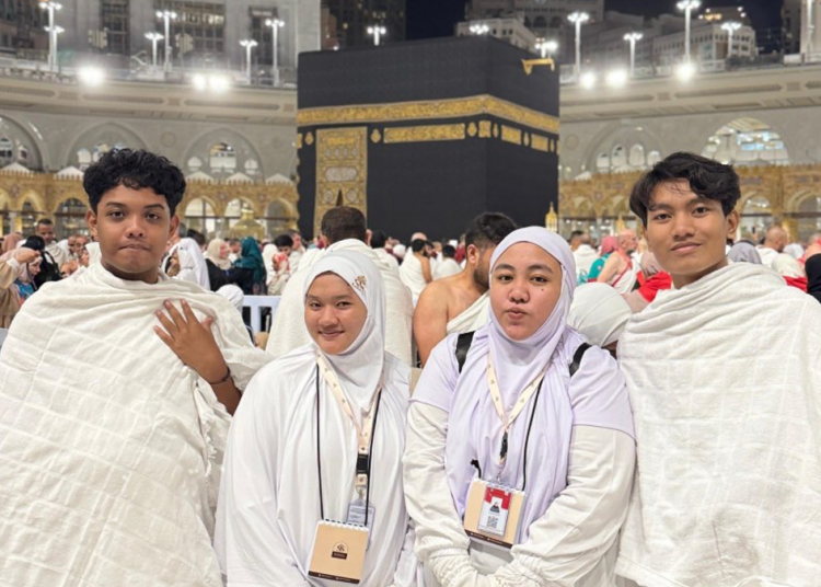 Mahasiswa Unissula Raih Hadiah Umroh Gratis Berkat Konten TikTok