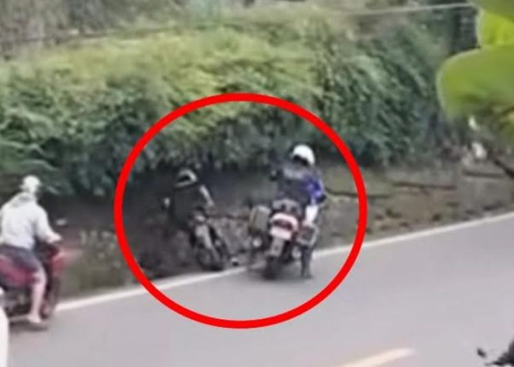 Video Viral Patwal Memepet Pemotor di Puncak, Bogor: Kasat Lantas Minta Maaf