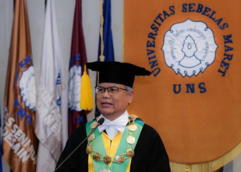 UNS Surakarta Gelar Wisuda Periode 3 Tahun 2025, Rektor Pesankan Integritas dan Kepedulian Sosial
