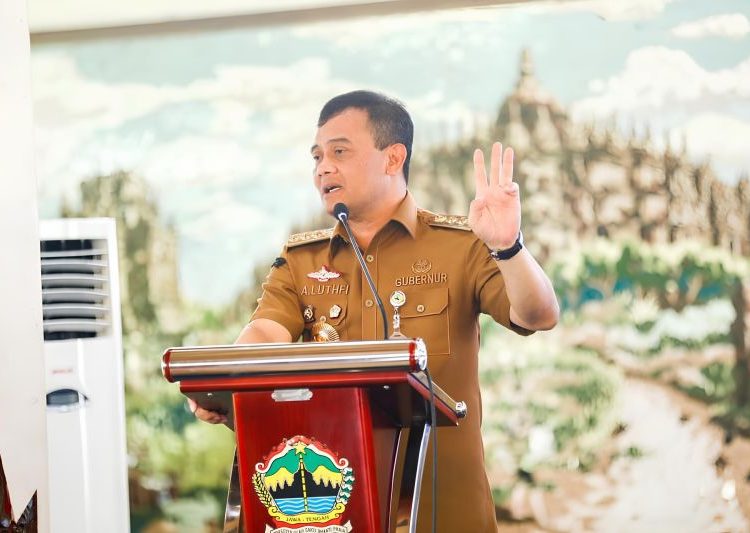 Gubernur Jateng Kumpulkan 7.810 Kades di Sekolah Anti Korupsi 1 Gubernur Jateng Kumpulkan 7.810 Kades di Sekolah Anti Korupsi