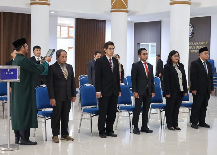 Rektor UNDIP Lantik 5 Pejabat Baru, Tekankan Peran Superkeeper dalam Peningkatan Kinerja