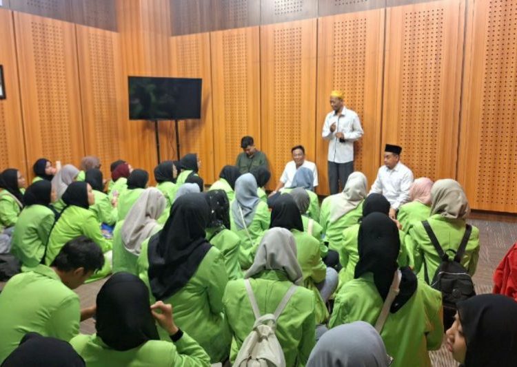 UIN Walisongo Semarang dan UIN Sunan Ampel Surabaya Perkuat Jejaring Akademik Melalui KKL FDK 2025