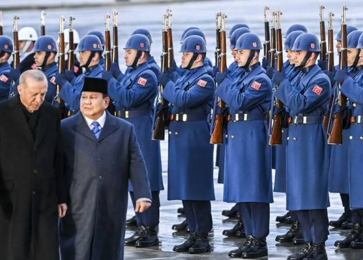 Presiden Prabowo Tiba di Turki, Disambut Langsung oleh Presiden Erdogan 1 Presiden Prabowo Tiba di Turki, Disambut Langsung oleh Presiden Erdogan