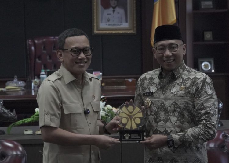 Menteri Karding bahas program kelas migran di seluruh SMK Lampung