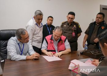 Kejaksaan Agung Limpahkan 9 Tersangka Kasus Korupsi Impor Gula 2015-2016 ke JPU