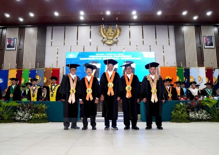 Unsoed Kukuhkan Tiga Profesor Baru dari FISIP, Total Guru Besar Capai 170