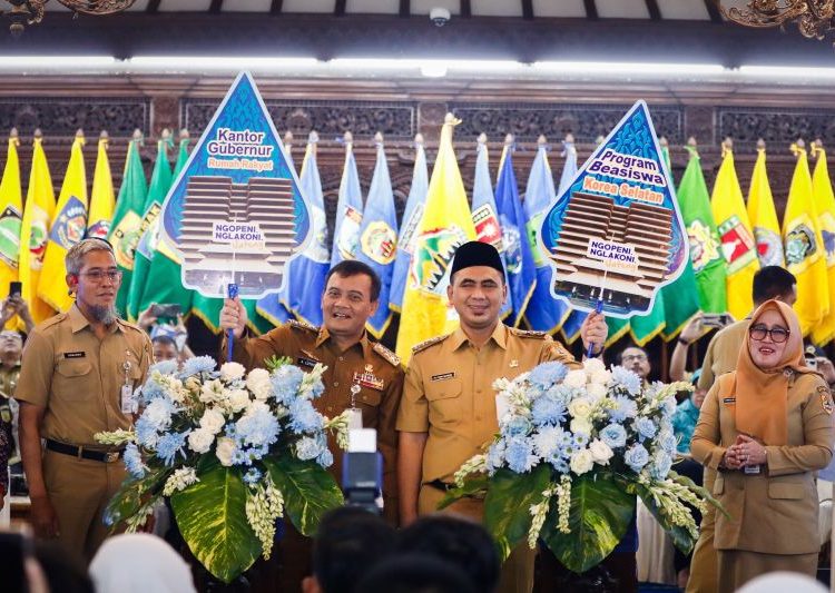 Gubernur Jateng Resmikan Kantor Gubernur sebagai Rumah Rakyat, Layanan Publik Terbuka 24 Jam 1 Gubernur Jateng Resmikan Kantor Gubernur sebagai Rumah Rakyat, Layanan Publik Terbuka 24 Jam