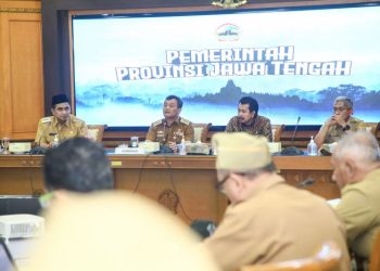 Gubernur Jateng Ahmad Luthfi Ajak Gotong Royong Atasi Banjir dan Rob