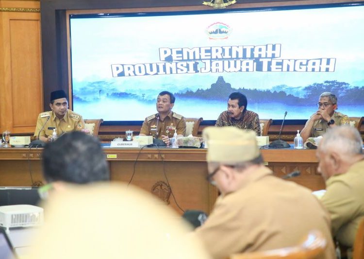 Gubernur Jateng Ahmad Luthfi Ajak Gotong Royong Atasi Banjir dan Rob 1 Gubernur Jateng Ahmad Luthfi Ajak Gotong Royong Atasi Banjir dan Rob