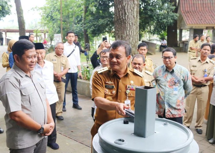Pemprov Jateng Gandeng UNS dan Bank Jateng Olah Eceng Gondok Rawa Pening