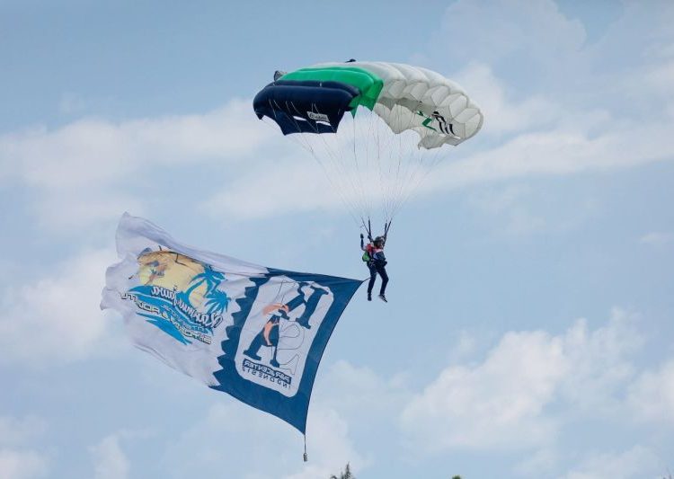 KISA Boogie Woogie Jump Karimunjawa Akan Digelar Rutin dan Jadi Pusat Pelatihan Skydiving